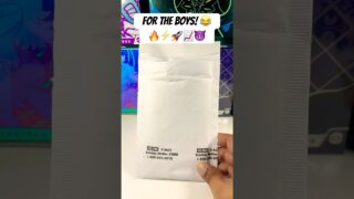 Real or fake? 😱 #pokemonchannel#pokemoncards #pokemontcg #mewtwo#pokemon #pokemongo #charizard